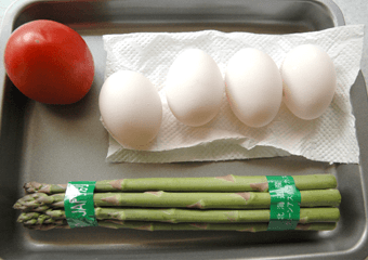 卵と野菜のサラダの材料
